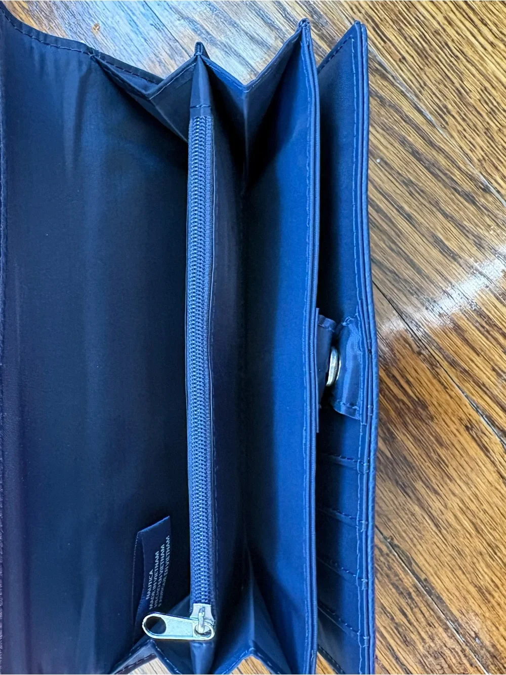 Nautica Pebbled Navy Trifold Card & Key Holder